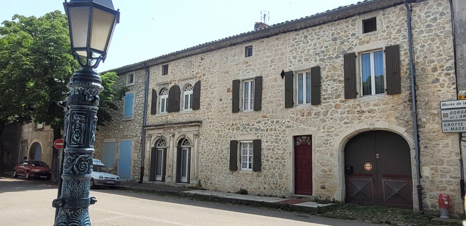 Authentique maison de village Ardèche Sud Saint Remeze piscine