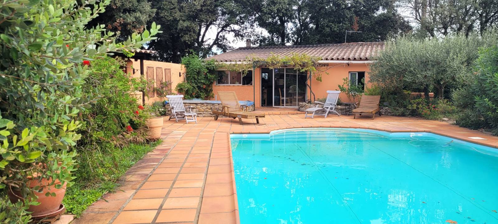 A vendre maison de 236m² avec gite et piscine Bollene  