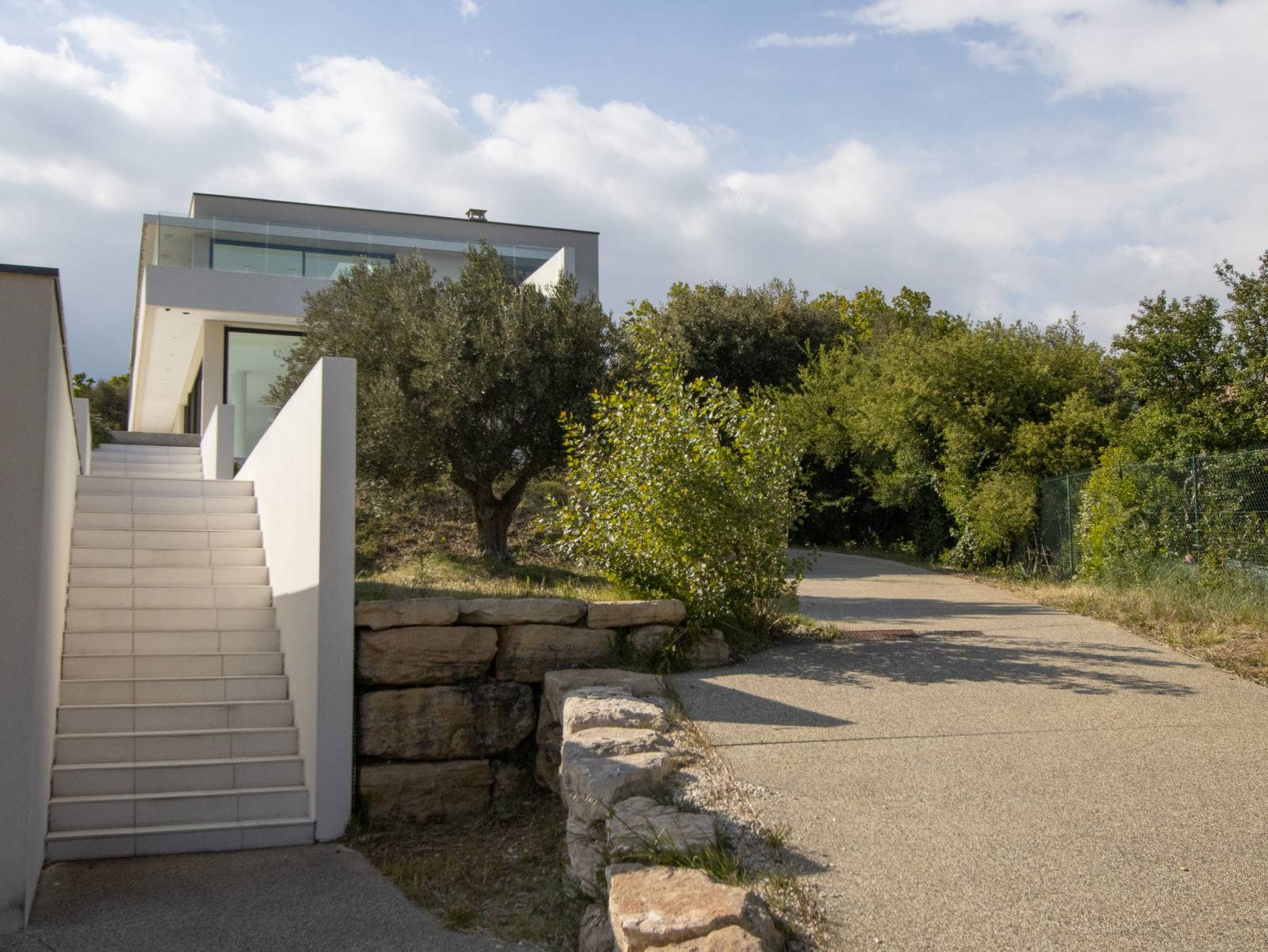 Maison contemporaine à vendre proche de Grignan dans un quartier résidentiel vue Imprenable